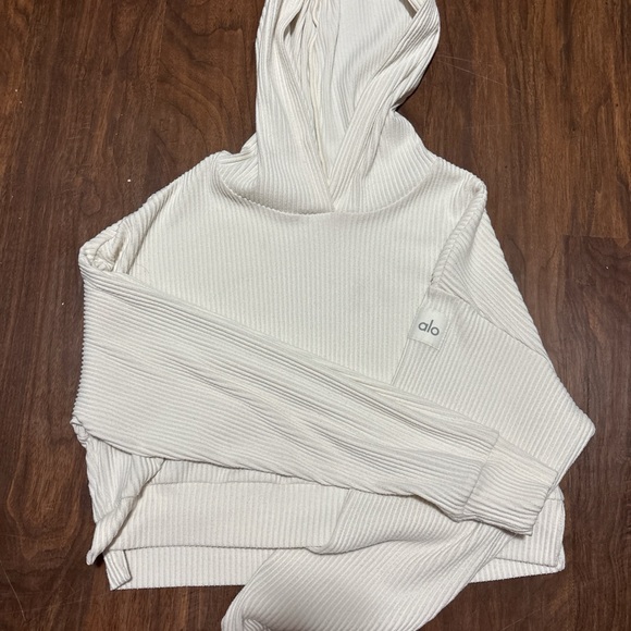 ALO Yoga Cream Ribbed Set - Picture 2 of 3